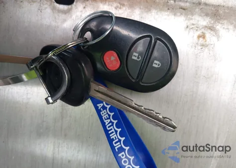 2015 Toyota Tacoma Prerunner V6 z USA, uszkodzony, nr VIN 5TFJU4GN0FX068753